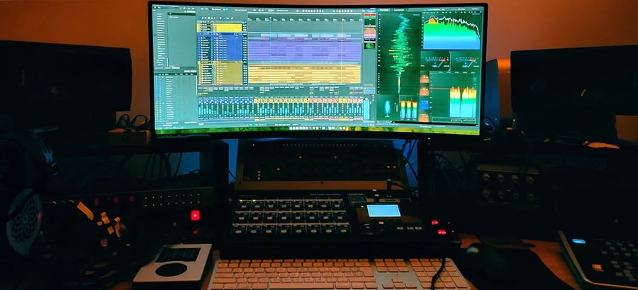 01-desk.jpg